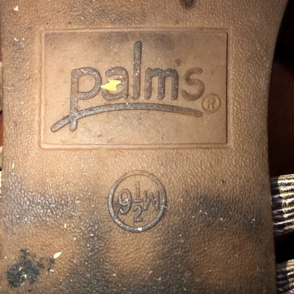 Gold Gladiator sandals LAST CALL 🚨 - Picture 3 of 6